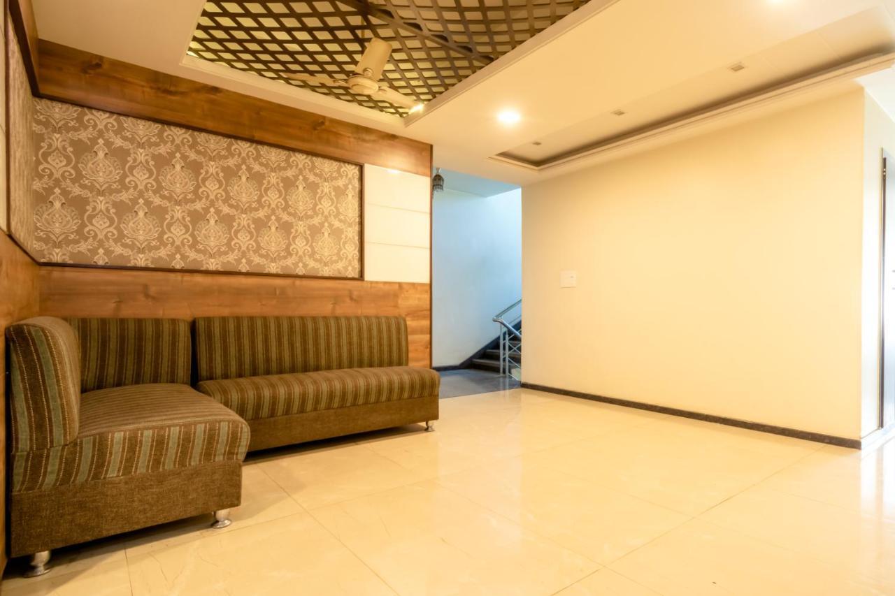 Hotel Sunday Inn Jaipur Ngoại thất bức ảnh