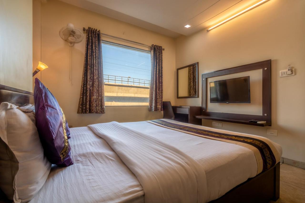 Hotel Sunday Inn Jaipur Ngoại thất bức ảnh